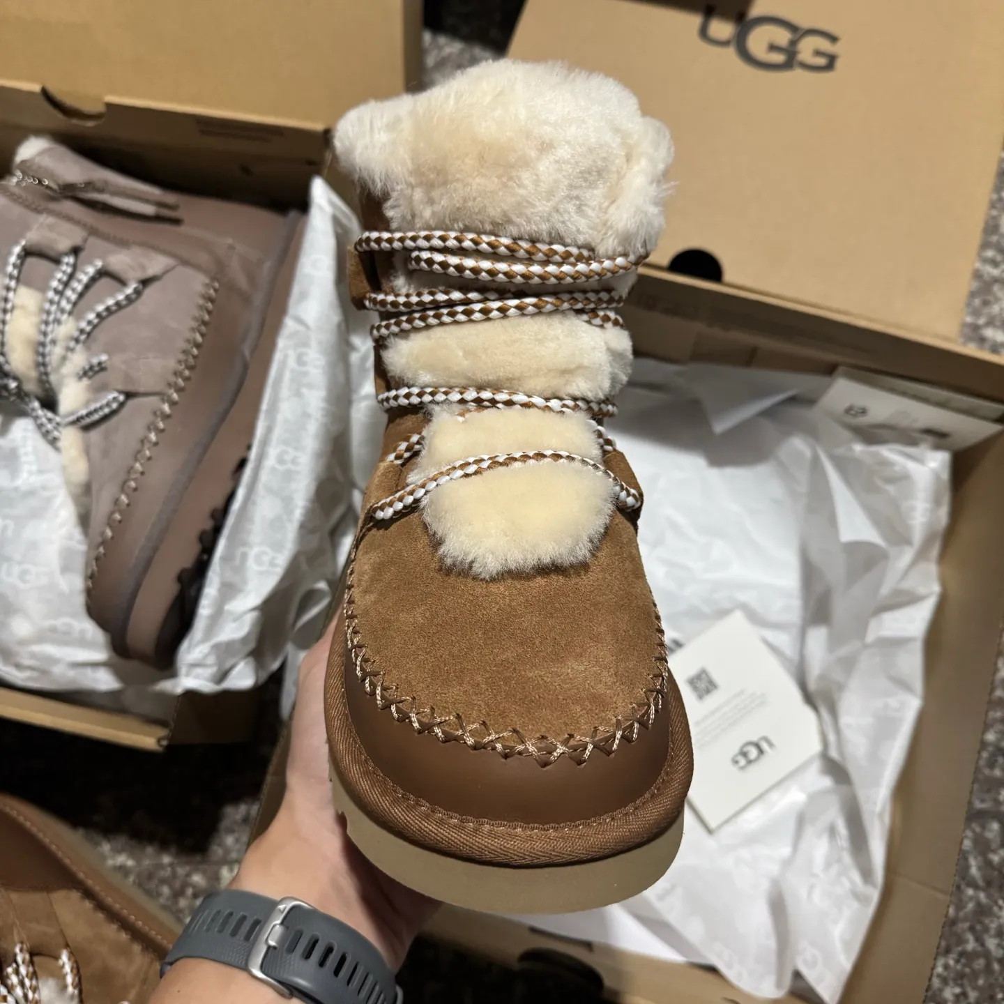 Self-pickup💰640 UGG Classic Novelty Split Cow Leather Round Toe Thick Sole Short Tube Snow Boots Women’s Reindeer Brown Arrive❗️